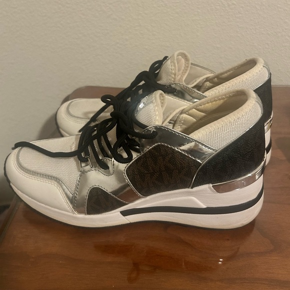 Used Michael Kors Liv Trainer Shoe - Picture 2 of 5